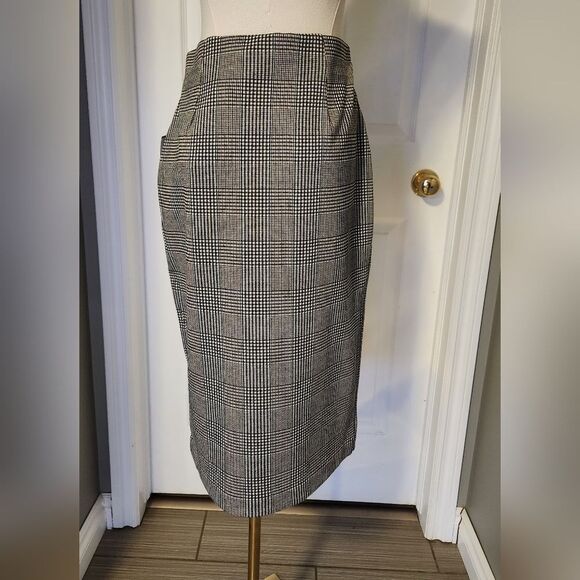 NWT Sanctuary brown plaid skirt - Picture 7 of 10